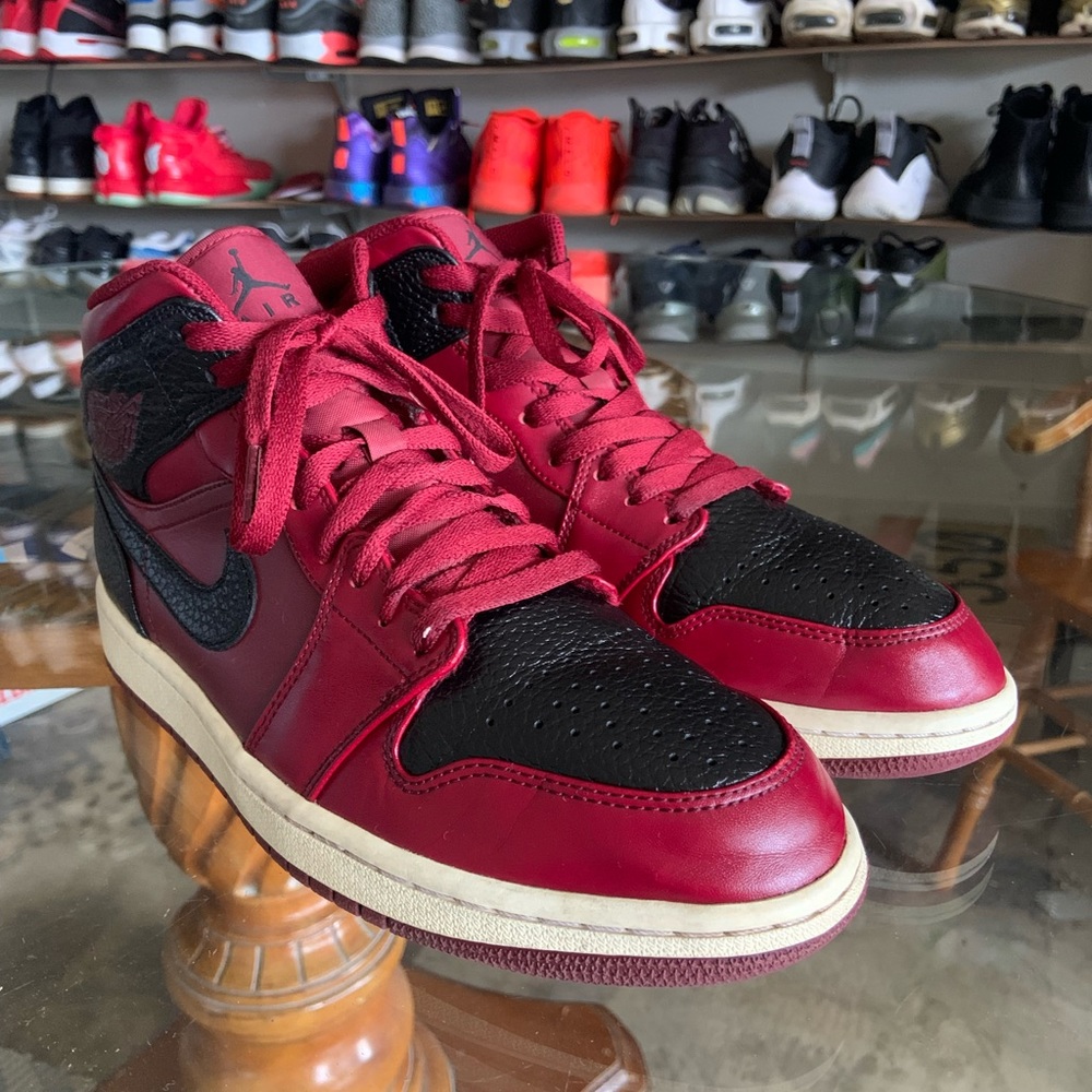Men’s 9 (42.5) Nike Air Jordan 1 Mid ‘Reverse Banned’ (2017)